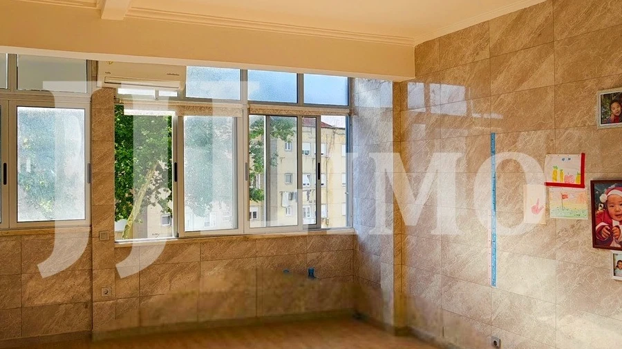 Apartamento T4 para Arrendamento em Águas Livres