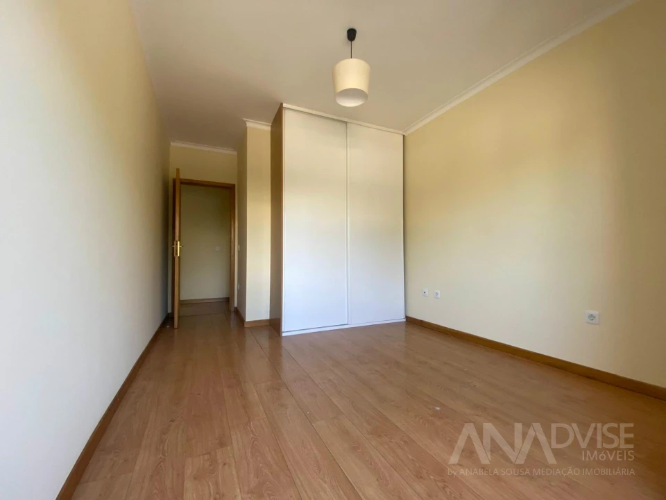 Apartamento T2 para Venda em Viseu Foto 14