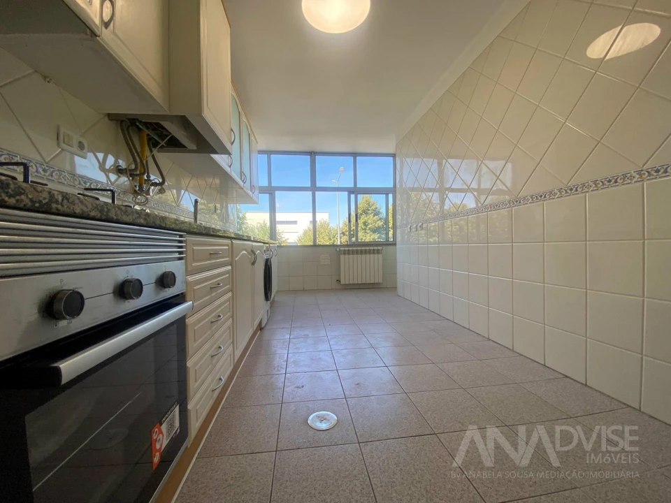 Apartamento T2 para Venda em Viseu Foto 6