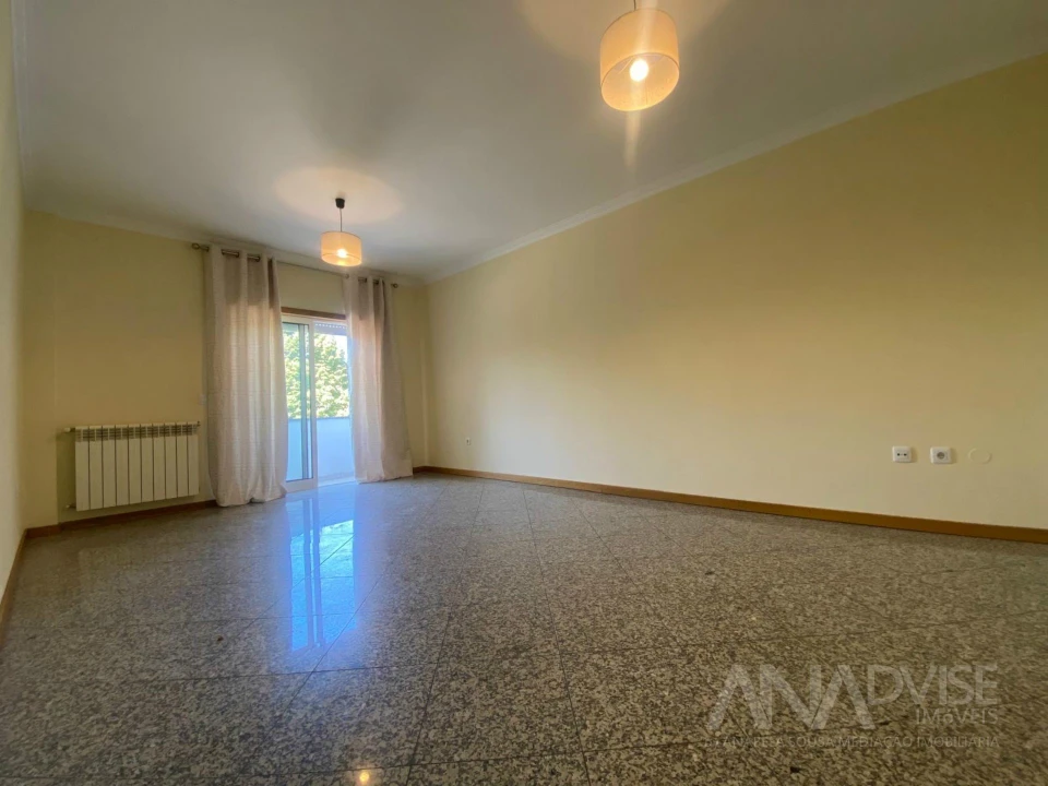 Apartamento T2 para Venda em Viseu Foto 18