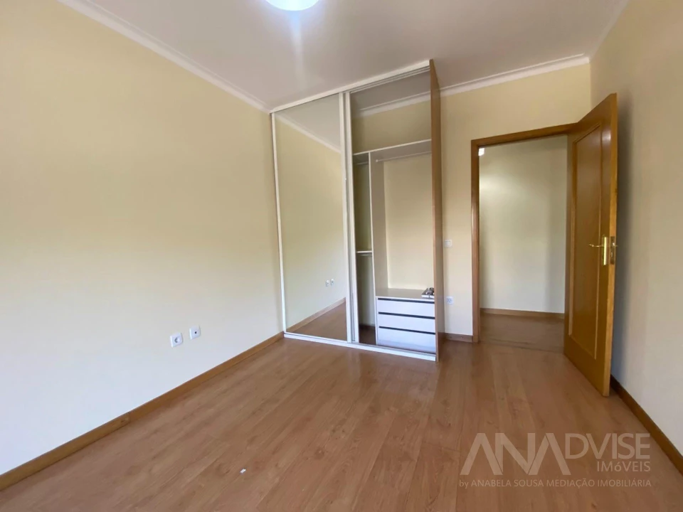 Apartamento T2 para Venda em Viseu Foto 12