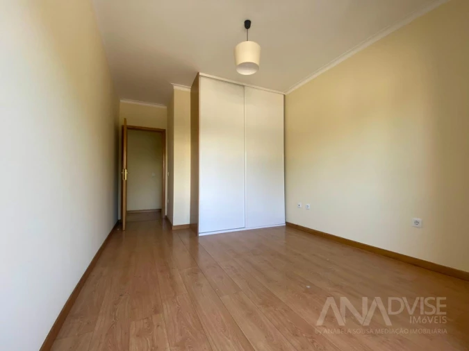 Apartamento T2 para Venda em Viseu Foto 14