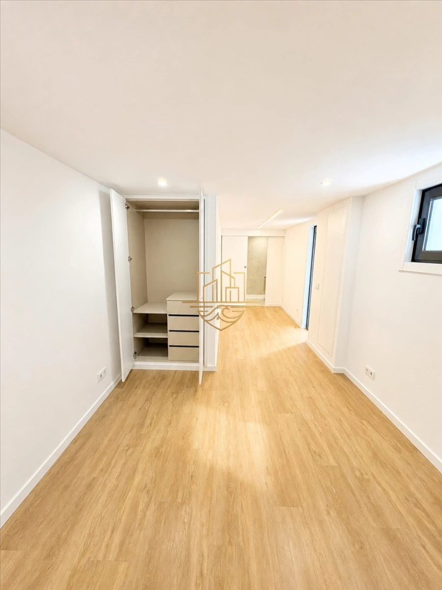 Apartamento T3 para Venda em Ramalde Foto 47