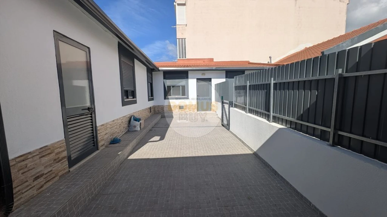 Moradia T2 para Venda em Baixa da Banheira e Vale da Amoreira Foto 17