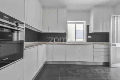 Apartamento T2 para Venda em Custóias, Leça do Balio e Guifões