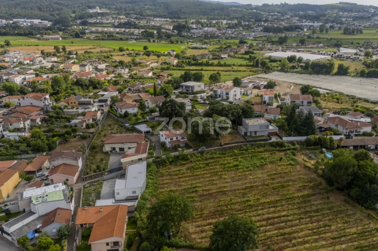 Terreno para Venda em Merelim (São Paio), Panoias e Parada de Tibães Foto 3