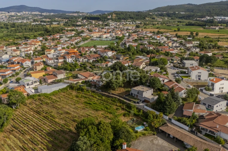 Terreno para Venda em Merelim (São Paio), Panoias e Parada de Tibães Foto 6
