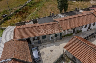 Moradia T22 para Venda em Candoso (São Martinho)