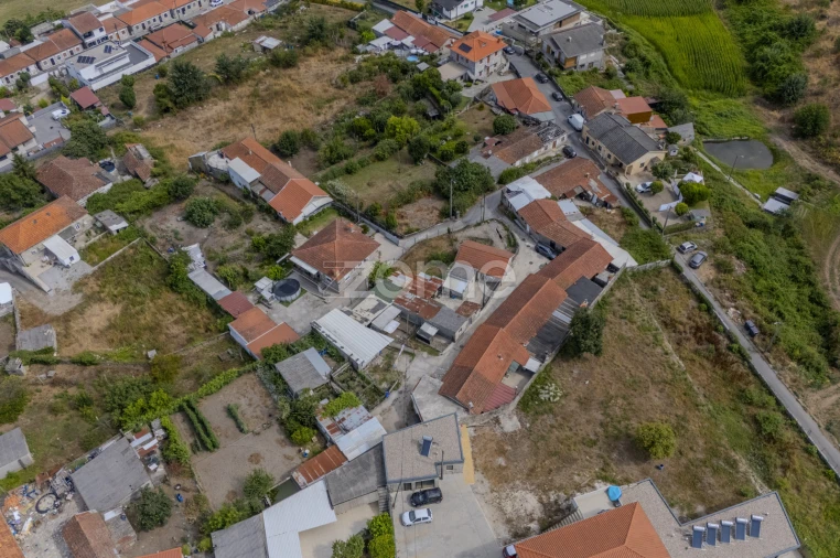 Moradia T22 para Venda em Candoso (São Martinho) Foto 27