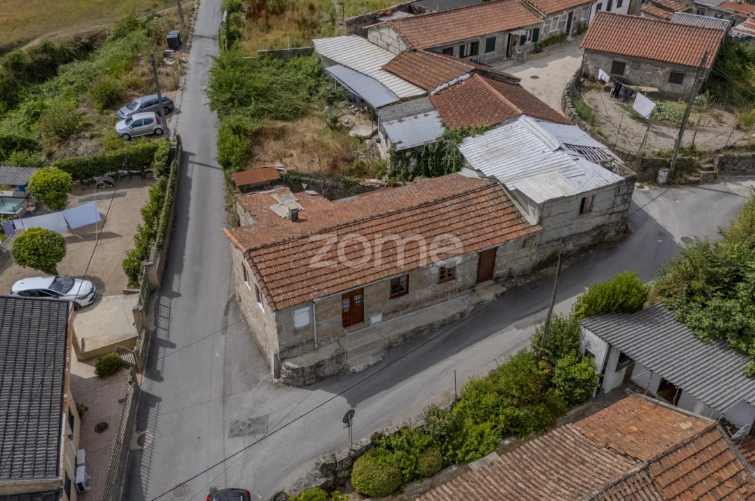 Moradia T22 para Venda em Candoso (São Martinho) Foto 1