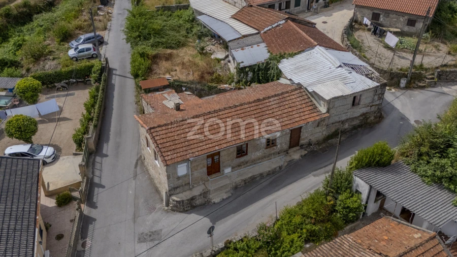 Moradia T22 para Venda em Candoso (São Martinho)
