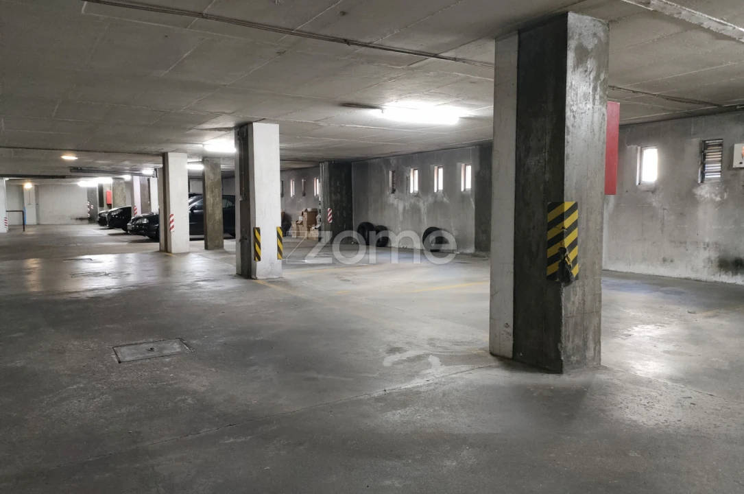 Garagem para Venda em São Mamede de Infesta e Senhora da Hora Foto 5