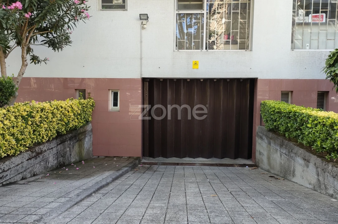 Garagem para Venda em São Mamede de Infesta e Senhora da Hora Foto 2