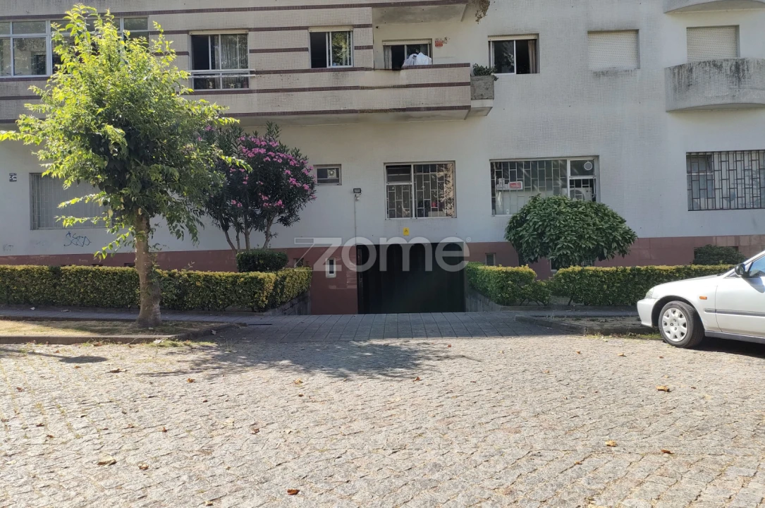 Garagem para Venda em São Mamede de Infesta e Senhora da Hora Foto 1