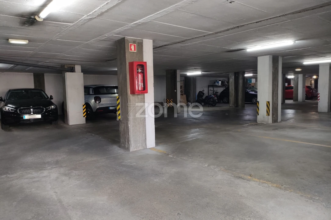 Garagem para Venda em São Mamede de Infesta e Senhora da Hora Foto 4