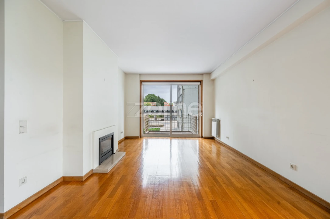 Apartamento T2 para Arrendamento em Lordelo do Ouro e Massarelos Foto 8