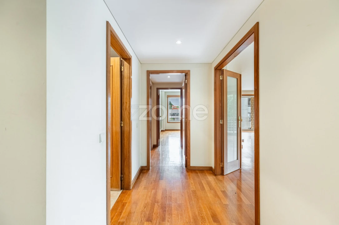 Apartamento T2 para Arrendamento em Lordelo do Ouro e Massarelos Foto 3
