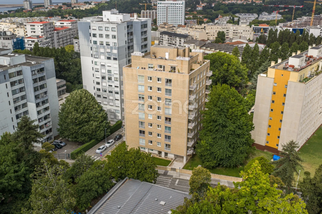 Apartamento T2 para Arrendamento em Lordelo do Ouro e Massarelos Foto 24