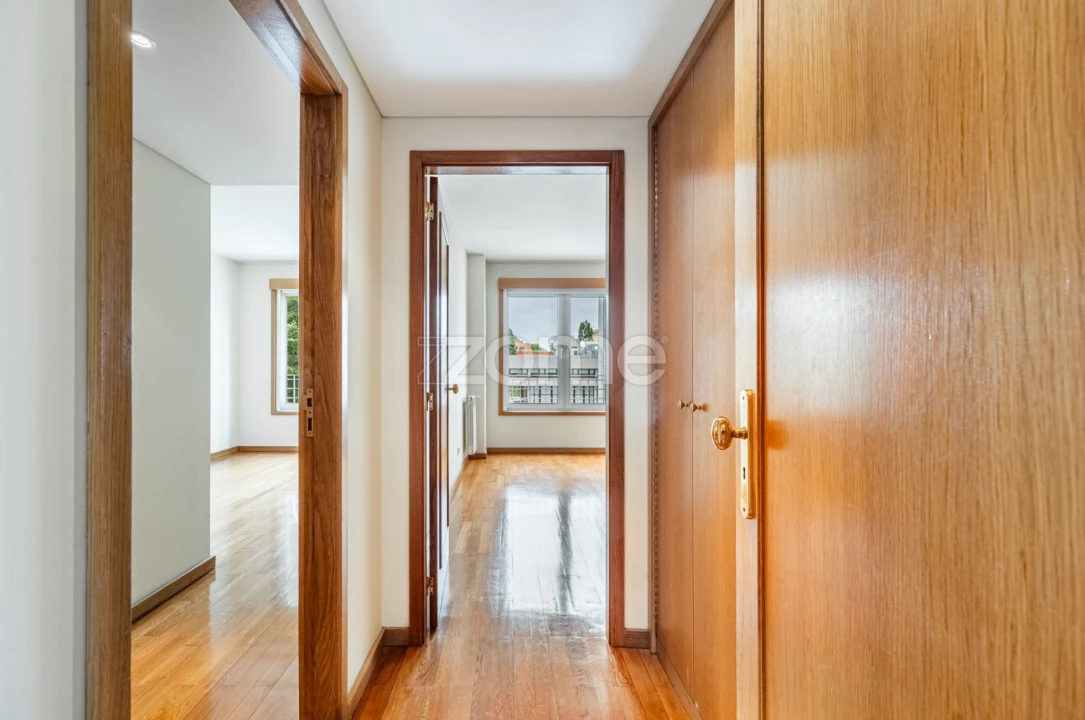 Apartamento T2 para Arrendamento em Lordelo do Ouro e Massarelos Foto 15