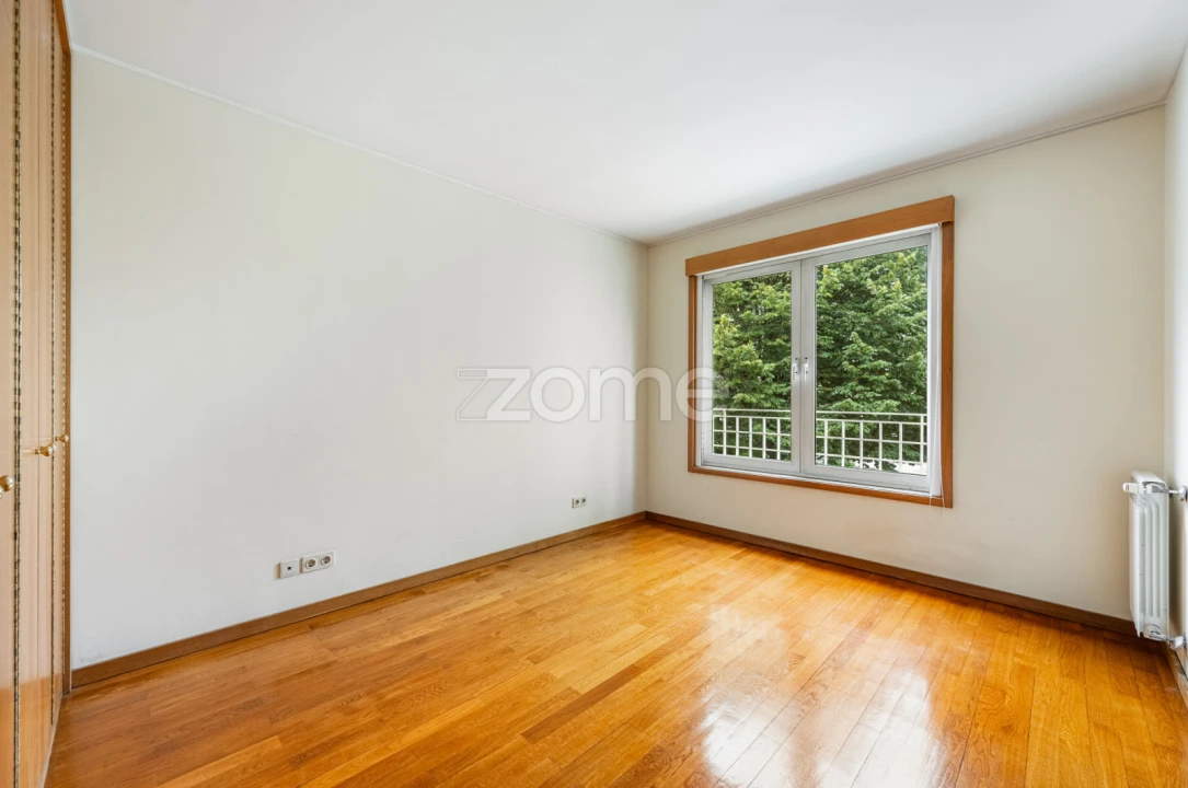 Apartamento T2 para Arrendamento em Lordelo do Ouro e Massarelos Foto 12