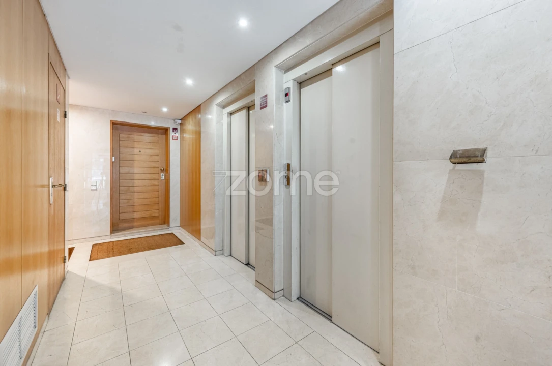 Apartamento T2 para Arrendamento em Lordelo do Ouro e Massarelos Foto 21