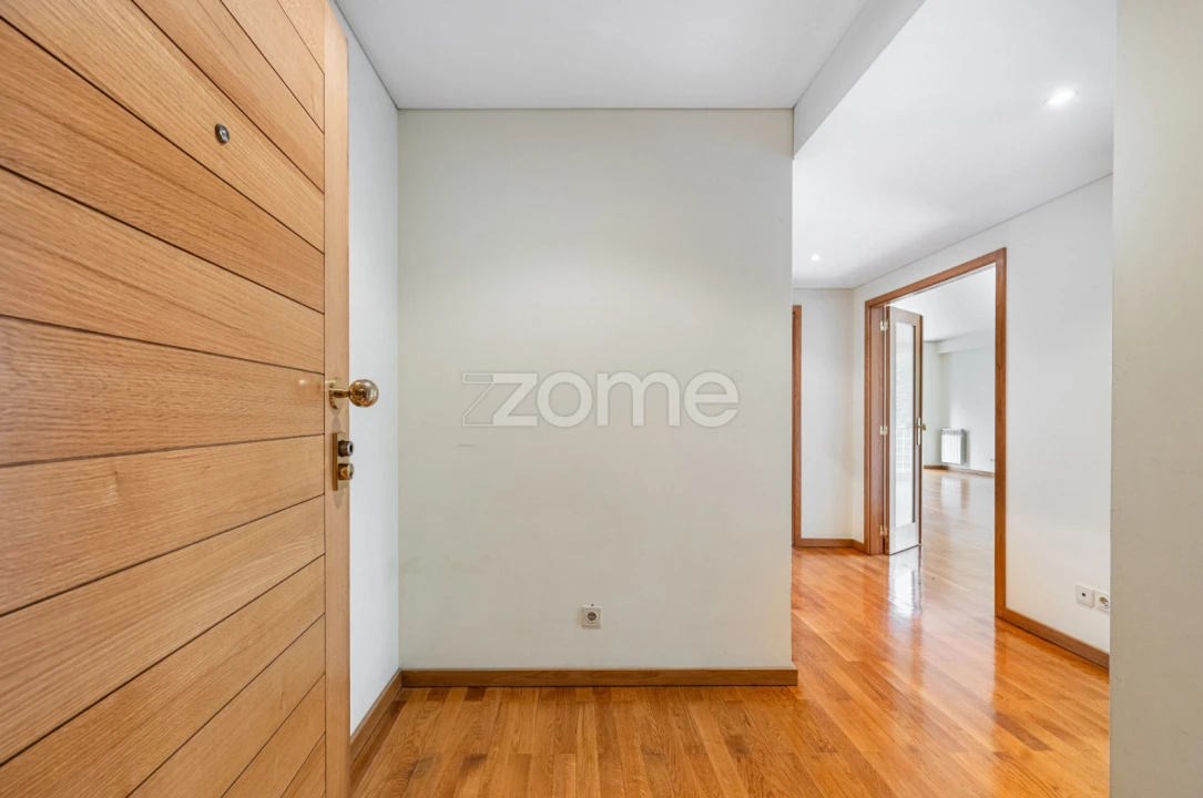 Apartamento T2 para Arrendamento em Lordelo do Ouro e Massarelos Foto 2