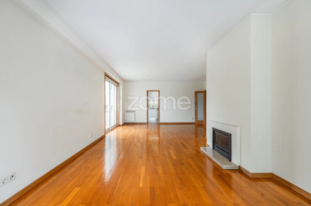 Apartamento T2 para Arrendamento em Lordelo do Ouro e Massarelos Foto 9