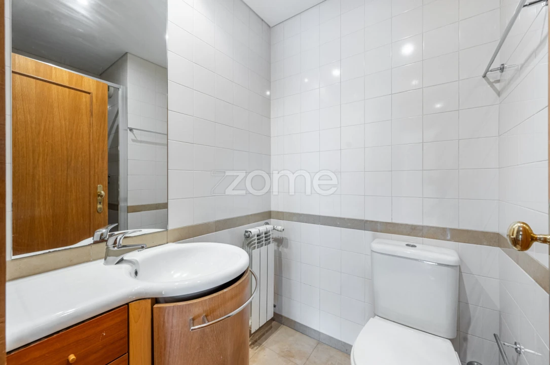 Apartamento T2 para Arrendamento em Lordelo do Ouro e Massarelos Foto 19