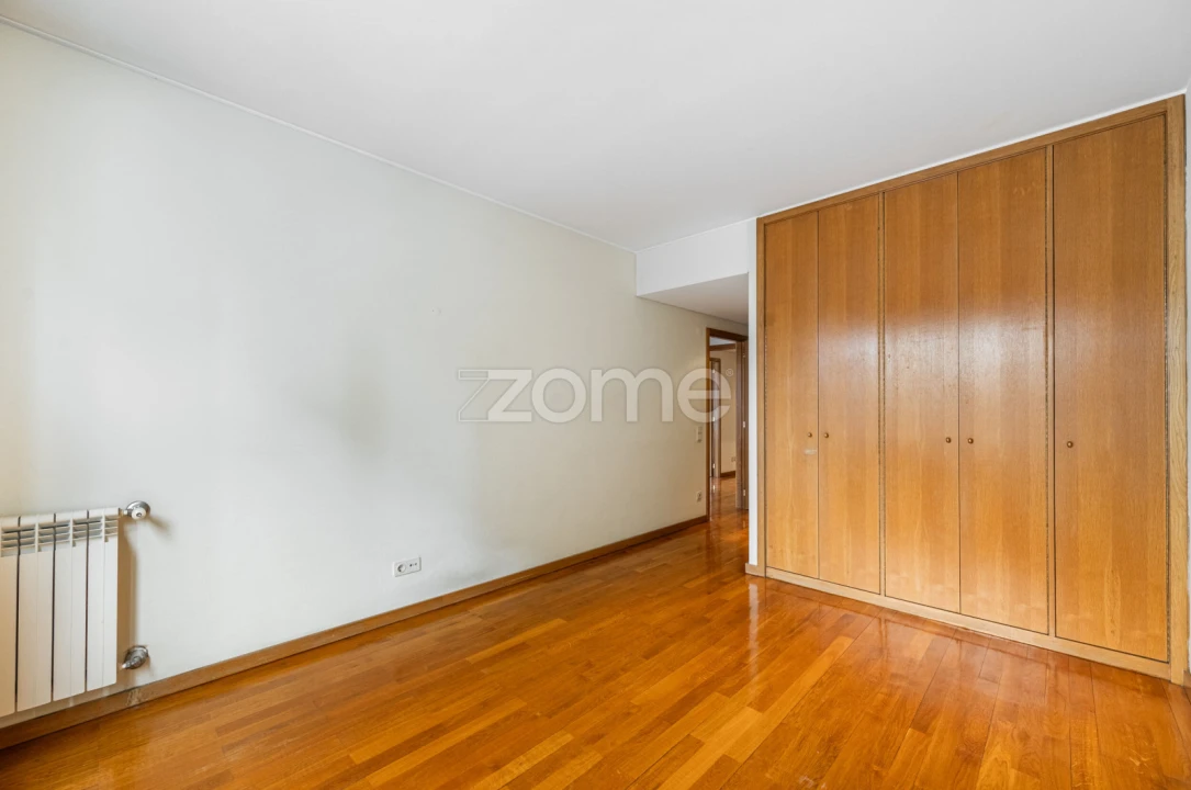 Apartamento T2 para Arrendamento em Lordelo do Ouro e Massarelos Foto 11
