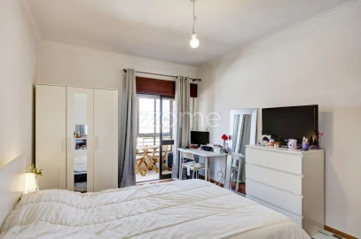 Apartamento T2 para Arrendamento em Cacém e São Marcos
