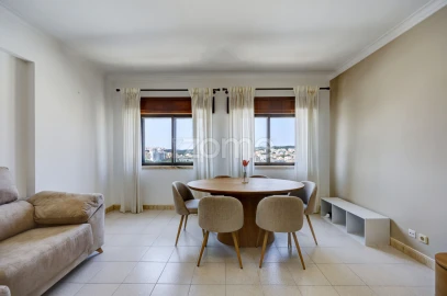 Apartamento T2 para Arrendamento em Cacém e São Marcos