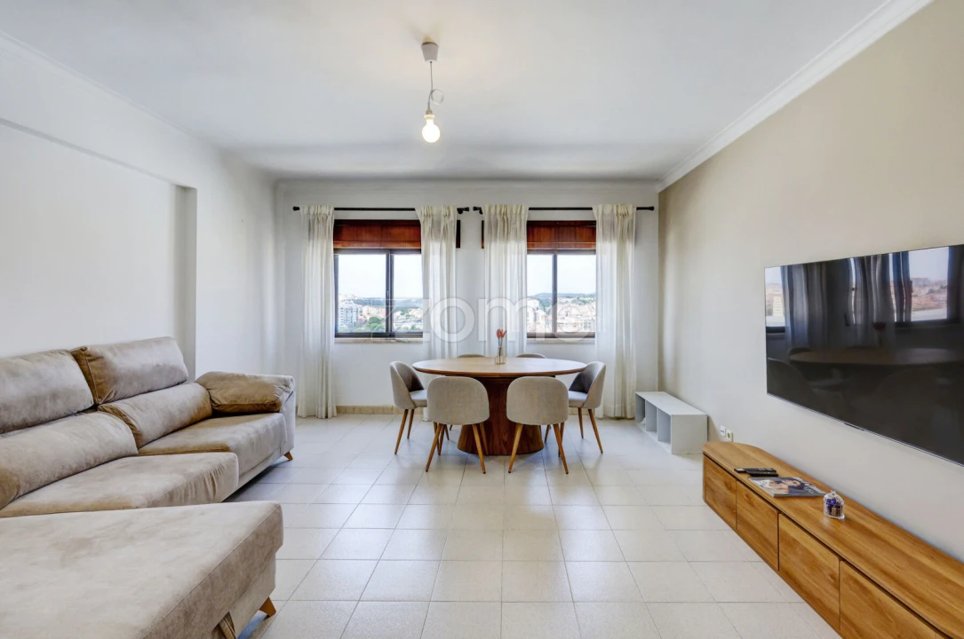 Apartamento T2 para Arrendamento em Cacém e São Marcos Foto 1