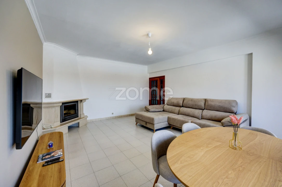 Apartamento T2 para Arrendamento em Cacém e São Marcos Foto 7