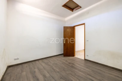 Terreno Comércio / Armazém para Venda em Alcobaça e Vestiaria
