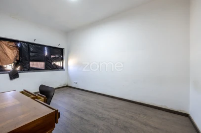 Terreno Comércio / Armazém para Venda em Alcobaça e Vestiaria