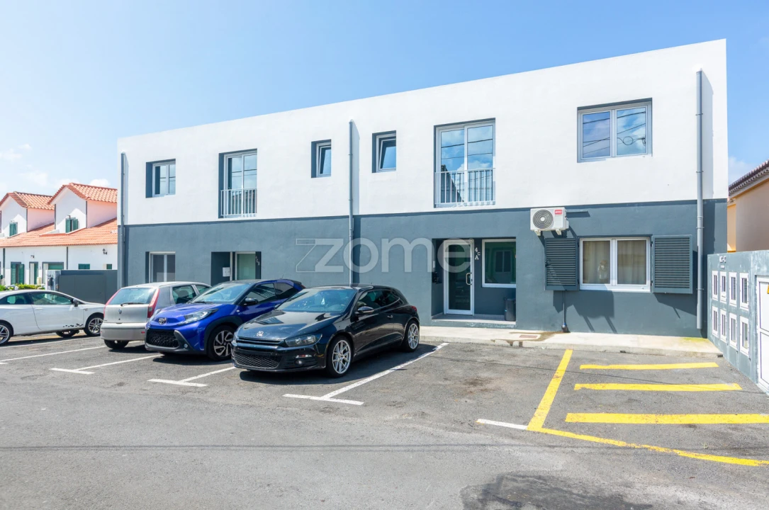 Apartamento T2 para Venda em Rabo de Peixe Foto 1