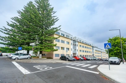 Apartamento T2 para Venda em Ponta Delgada (São Pedro)