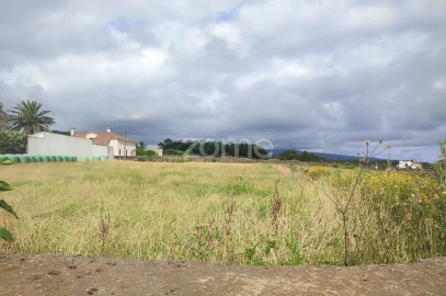 Terreno para Venda em Calhetas