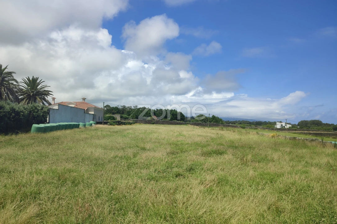 Terreno para Venda em Calhetas Foto 4