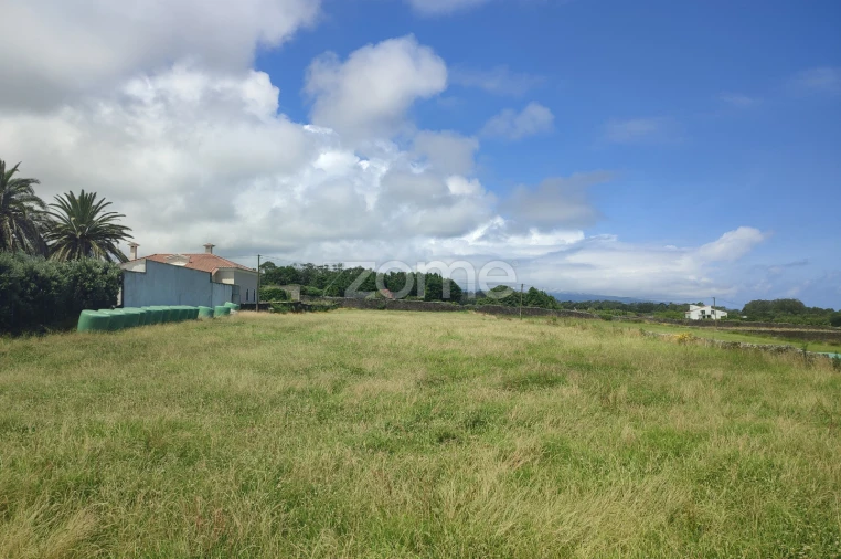 Terreno para Venda em Calhetas Foto 4