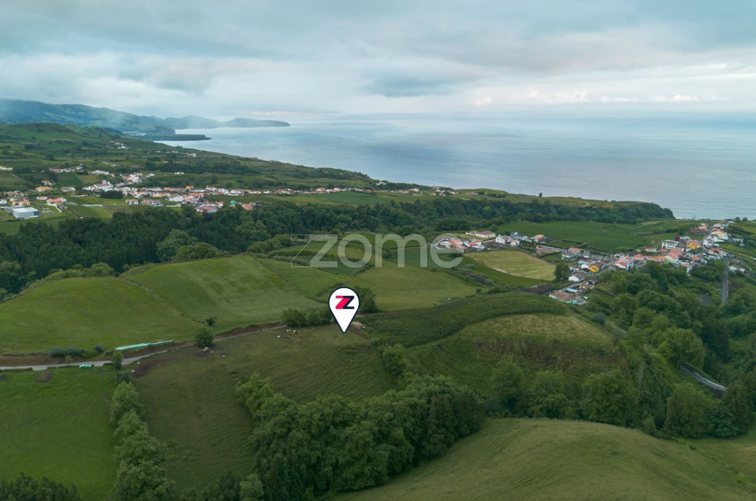 Terreno para Venda em Fenais da Ajuda Foto 13
