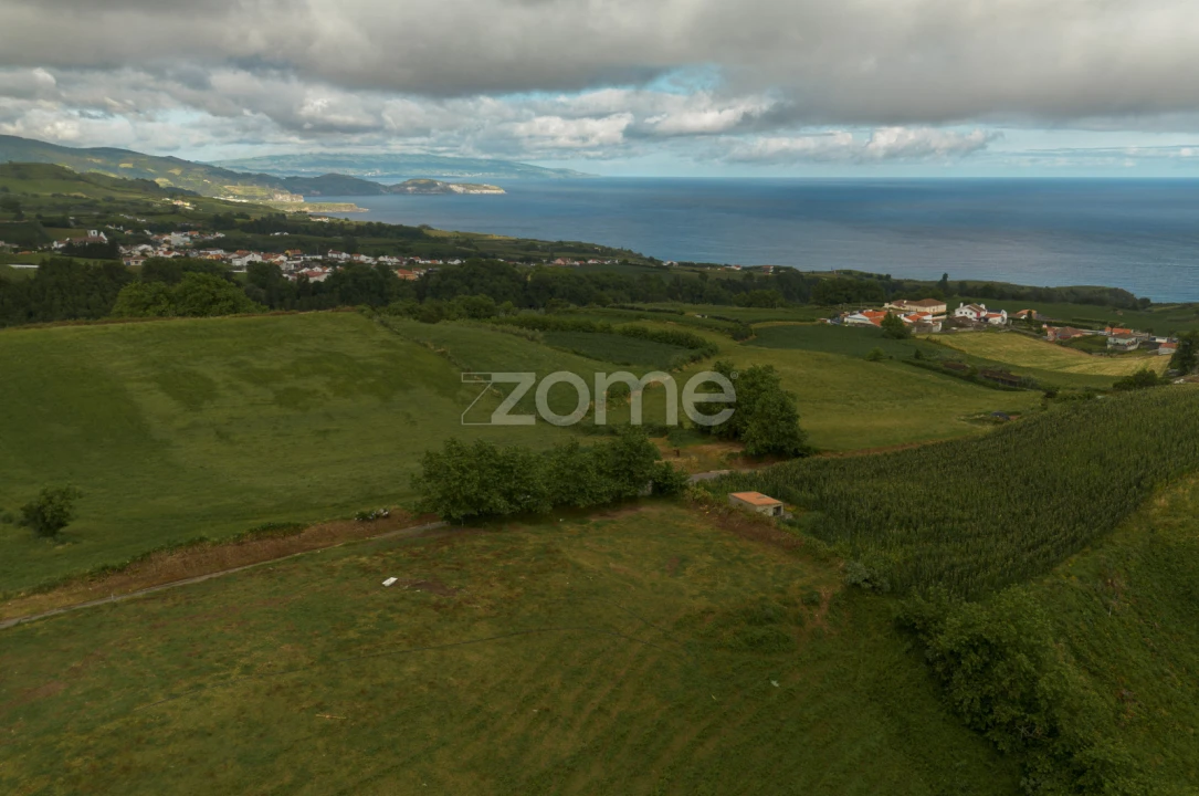 Terreno para Venda em Fenais da Ajuda Foto 16
