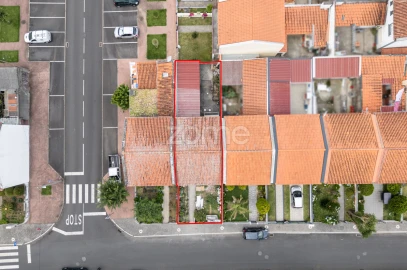 Moradia T3 para Venda em Santo Antonio