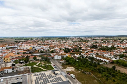 Terreno Comércio / Armazém para Venda em Alpiarça