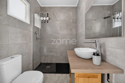Apartamento T2 para Venda em Sacavém e Prior Velho
