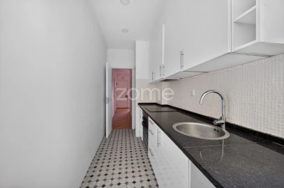 Apartamento T2 para Venda em Sacavém e Prior Velho