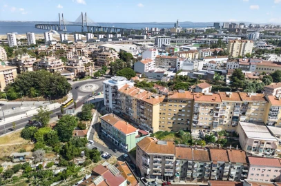 Apartamento T2 para Venda em Sacavém e Prior Velho