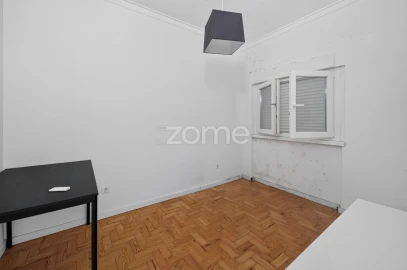 Apartamento T2 para Venda em Sacavém e Prior Velho
