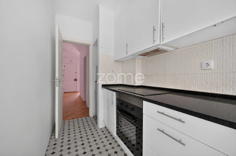 Apartamento T2 para Venda em Sacavém e Prior Velho Foto 2