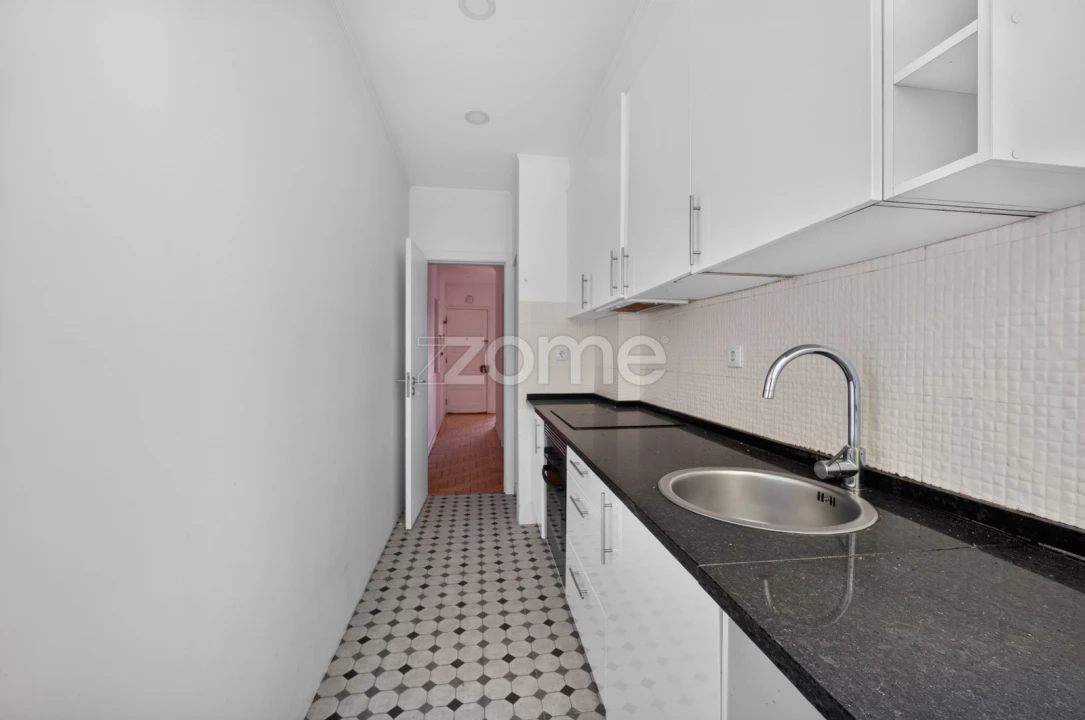 Apartamento T2 para Venda em Sacavém e Prior Velho Foto 5